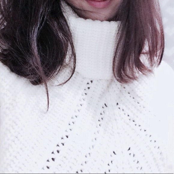 Rag & Bone Turtleneck Sweater - Picture 7 of 7